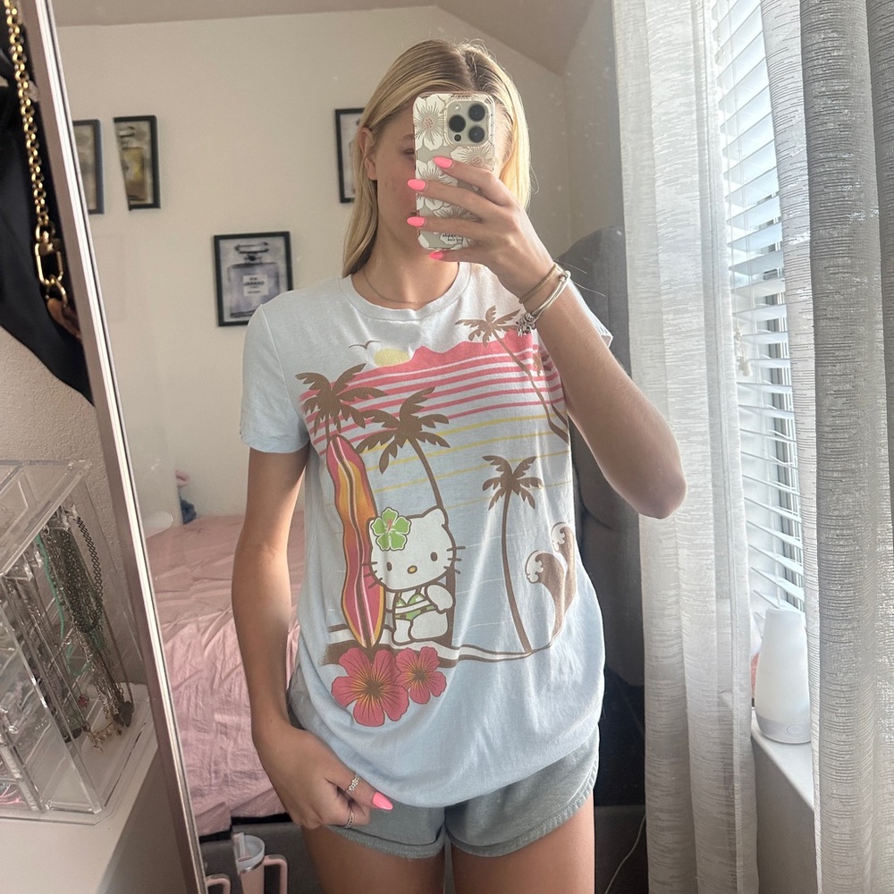 Hello Kitty graphic t-shirt 💖😽